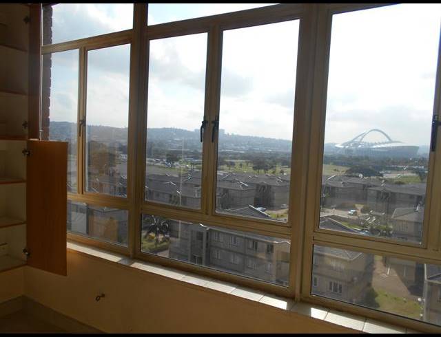 2 BEDROOM APARTMENT TO LET IN NORTH BEACH